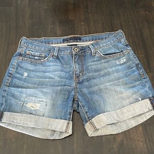 Levi’s boyfriend shorts